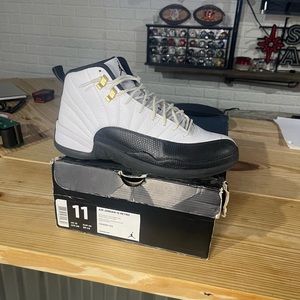 Jordan retro 12 Taxi size 11 with org box 100% authentic